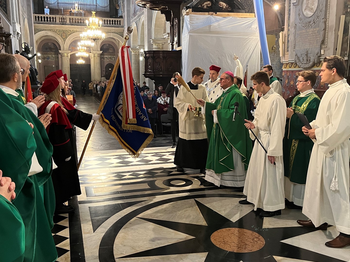 W Dniu Papieskim w Płocku Eucharystią zainaugurowano rok akademicki 