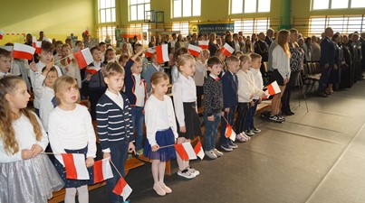 Msza św. w 25-lecie nadania szkole w Szydłowie im. 49 Pułku Piechoty