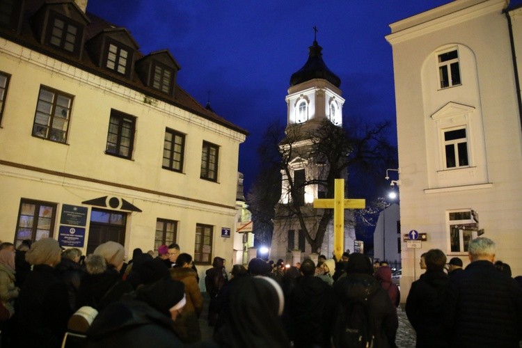 Ulicami Starego Miasta w Płocku przeszła Droga Krzyżowa