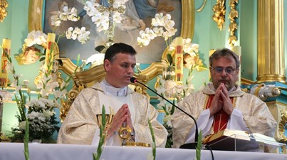 Modlitwa przy relikwiach św. Rocha w Strzygach