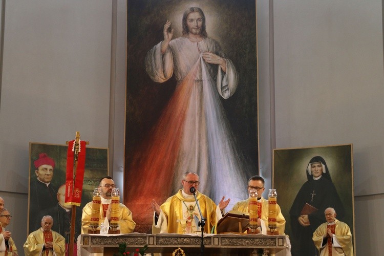 Ks. biskup Szymon Stułkowski w święto Miłosierdzia Bożego: dawajmy w życiu świadectwo, że widzieliśmy Pana