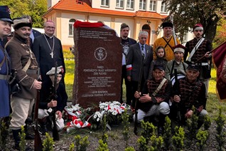 Biskup Szymon Stułkowski: pomnik może być kartką wyrwaną z podręcznika historii