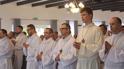 30 nowych nadzwyczajnych szafarzy Komunii św. w diecezji płockiej